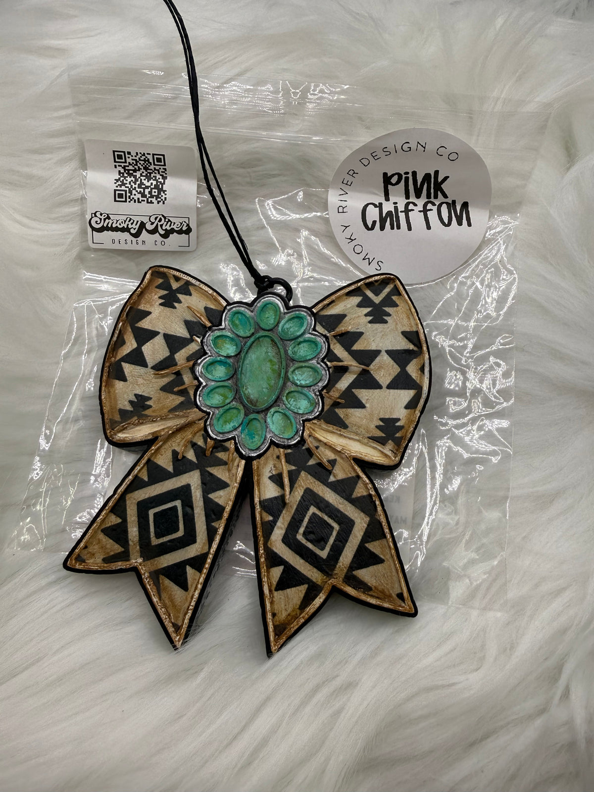 Distressed Aztec Western Bow Freshie
