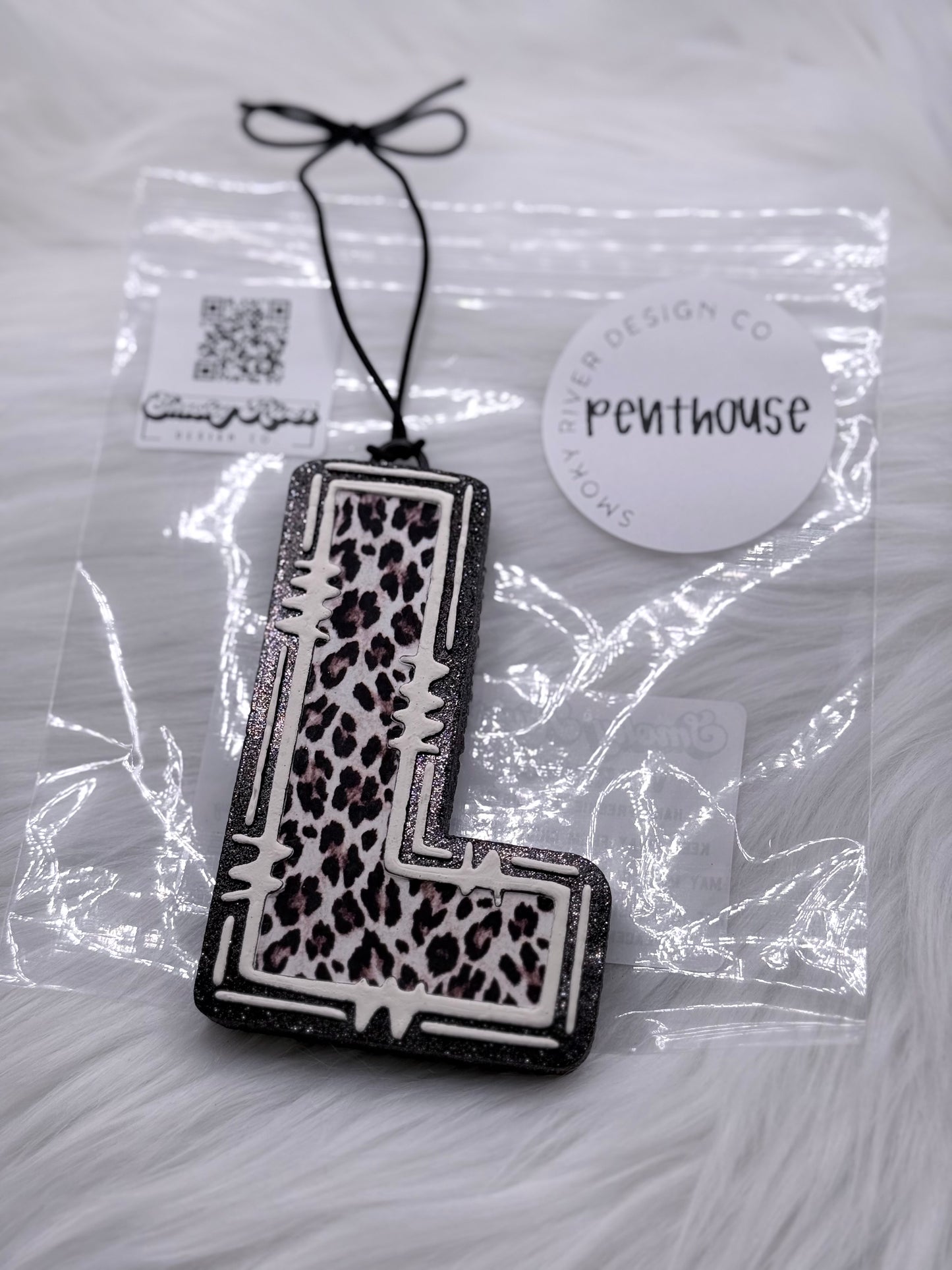 Leopard Initial Freshie